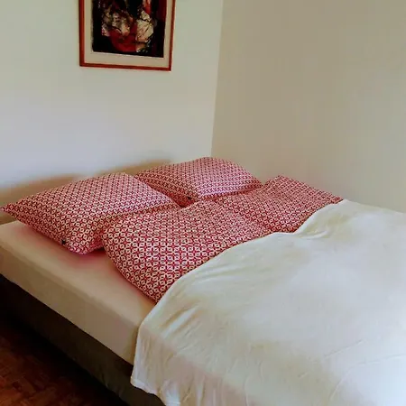 Ringstrasse Apartment *